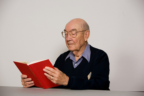 older-man-reading1